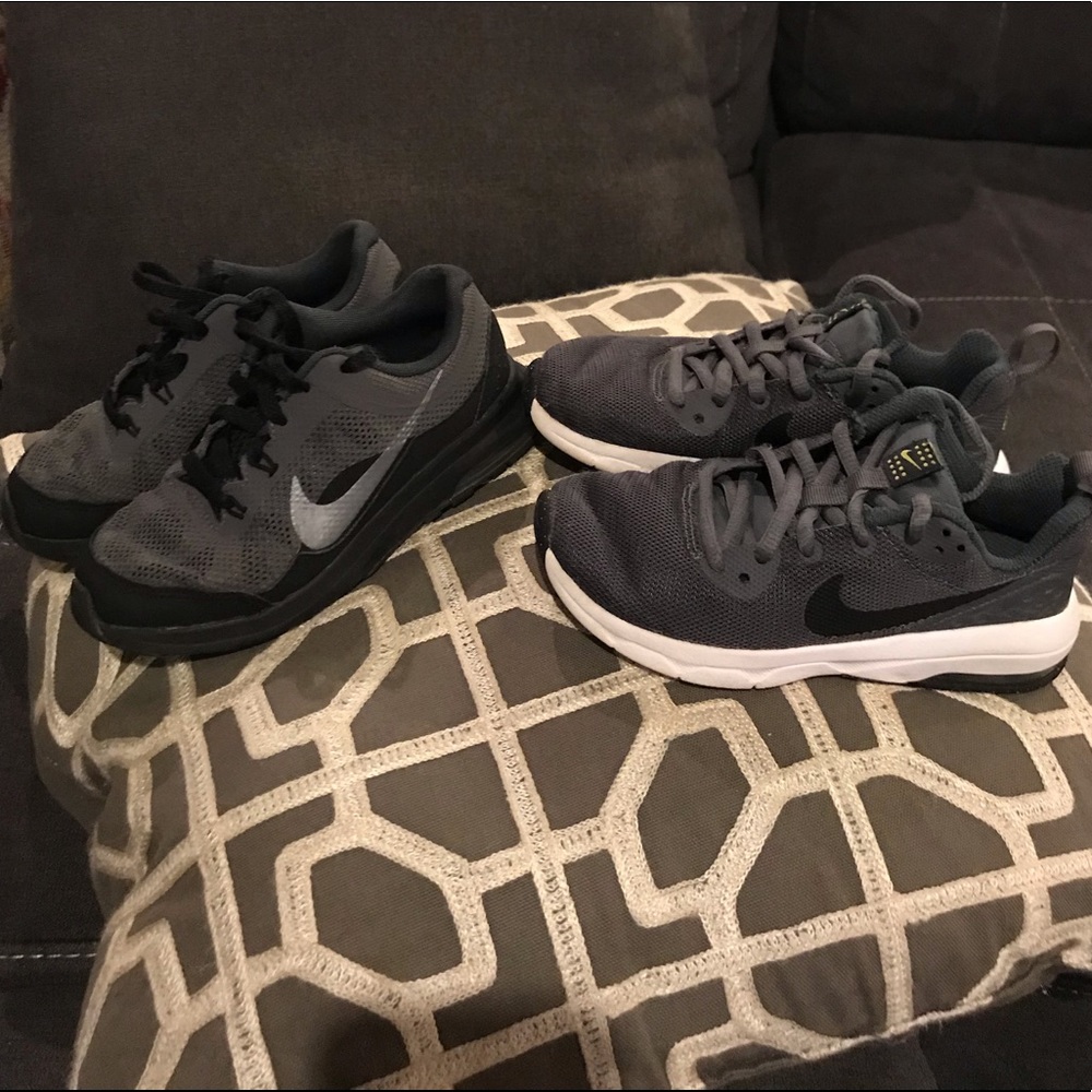 2 pairs of Nike shoes